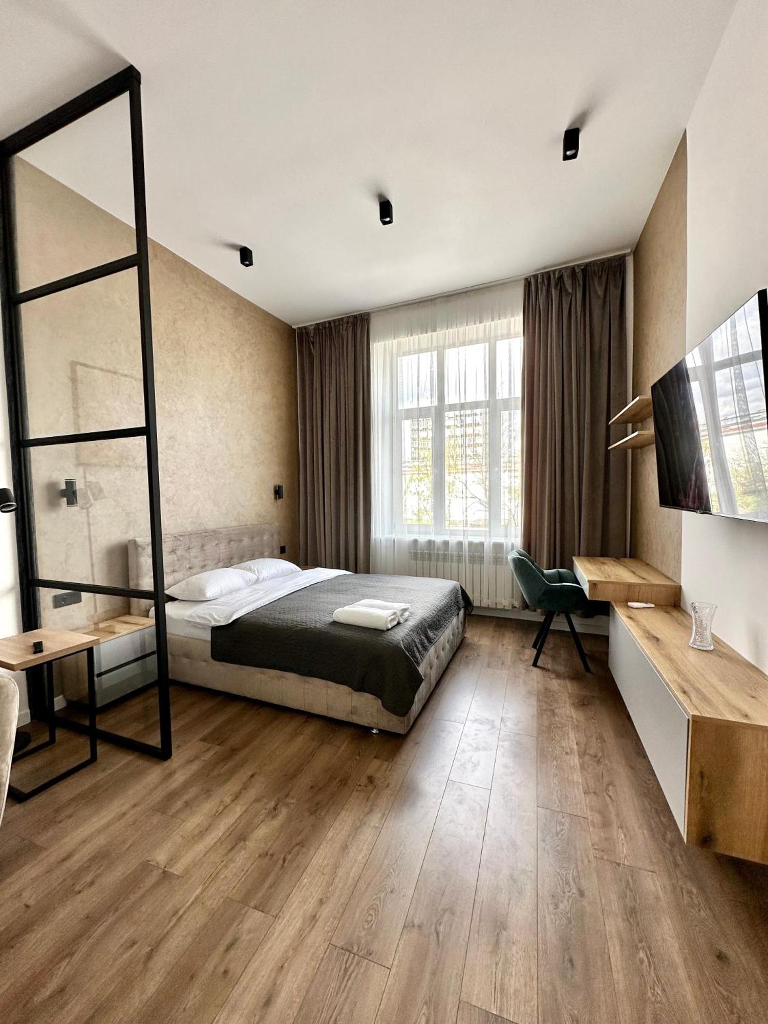 Romantic Apartments - In The Center Of Lviv , King-Size Bed Kültér fotó