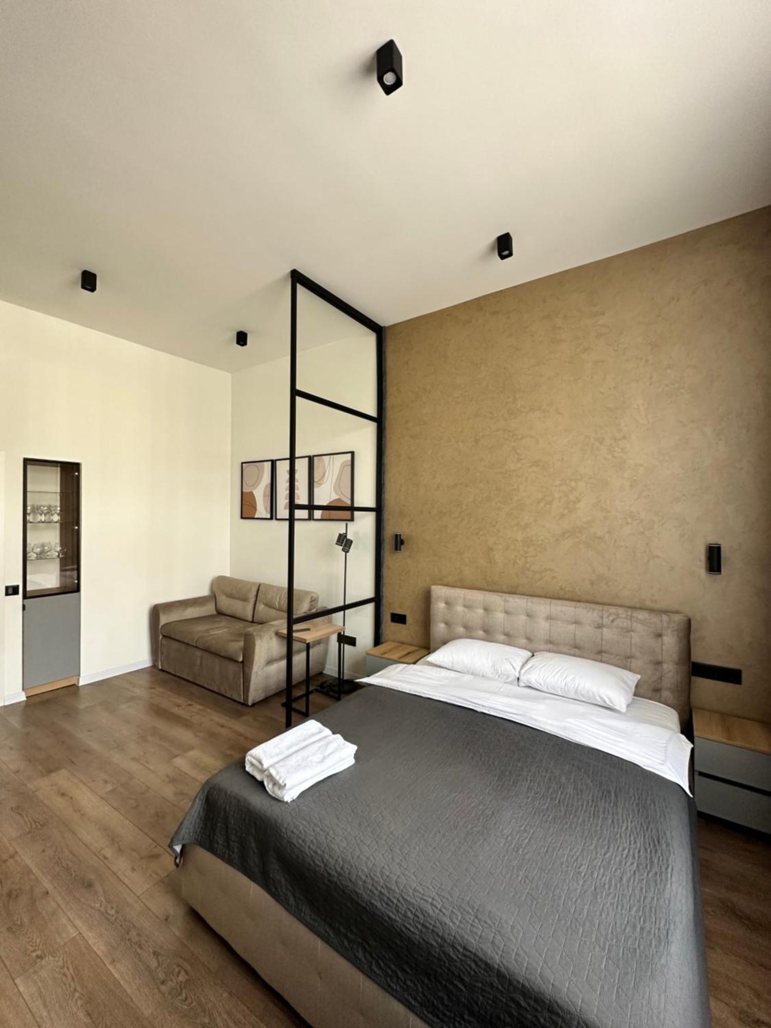 Romantic Apartments - In The Center Of Lviv , King-Size Bed Kültér fotó